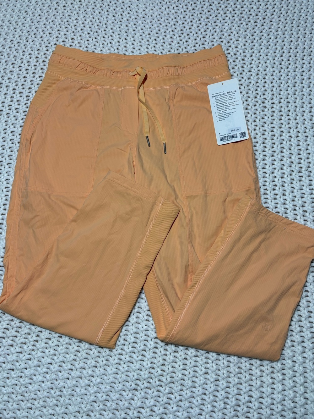 Lululemon rock melon dance studio mid rise crop size 8